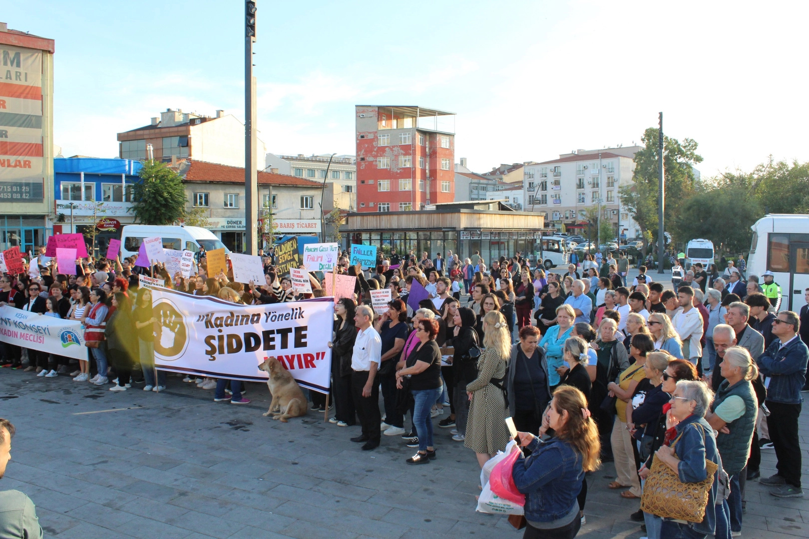 Keşan Kent Konseyi kadına ve çocuğa yönelik her türlü şiddete karşı ses yükseltti -