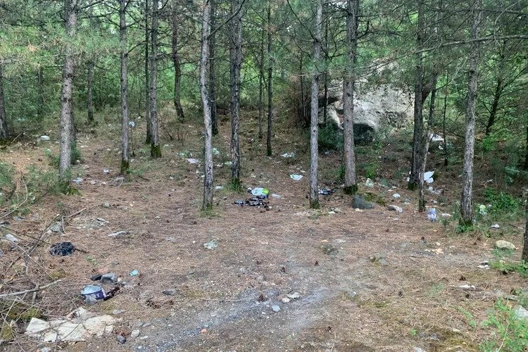 Kestel’in Saitabat Şelalesi yolu, alkoliklere mesken oldu -