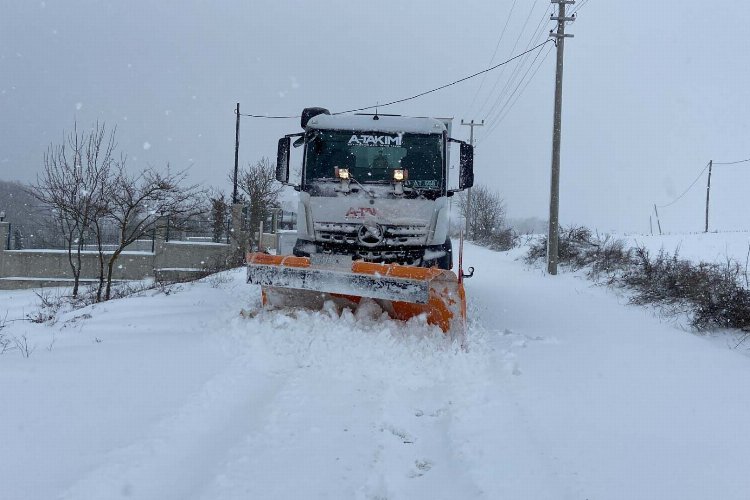 Kocaeli A Takımı karla mücadelede yoğun mesai harcıyor -