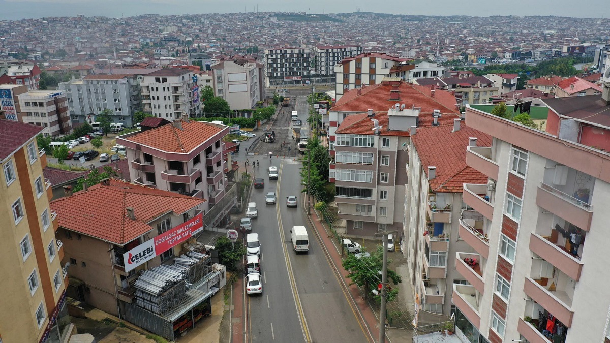 Kocaeli Büyükşehir’den caddelerde yoğun mesai