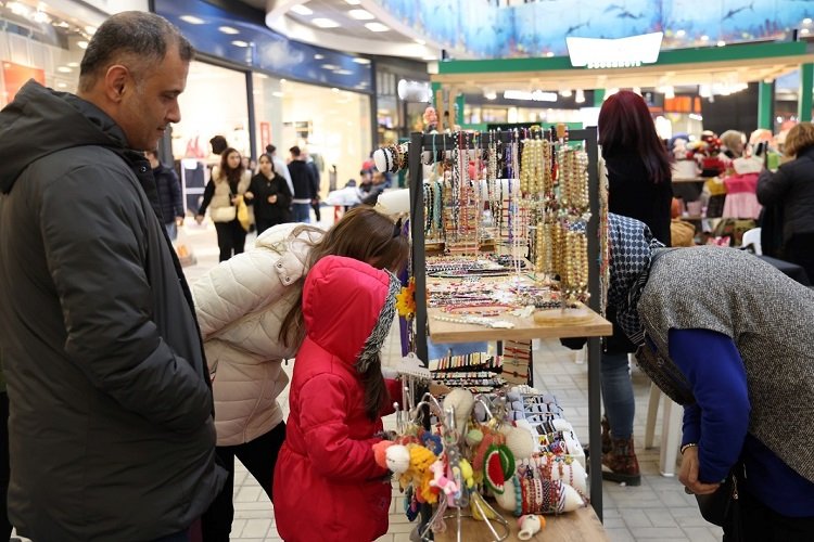 Kocaeli'de kadın emeği ürünler alıcıyla buluşuyor -