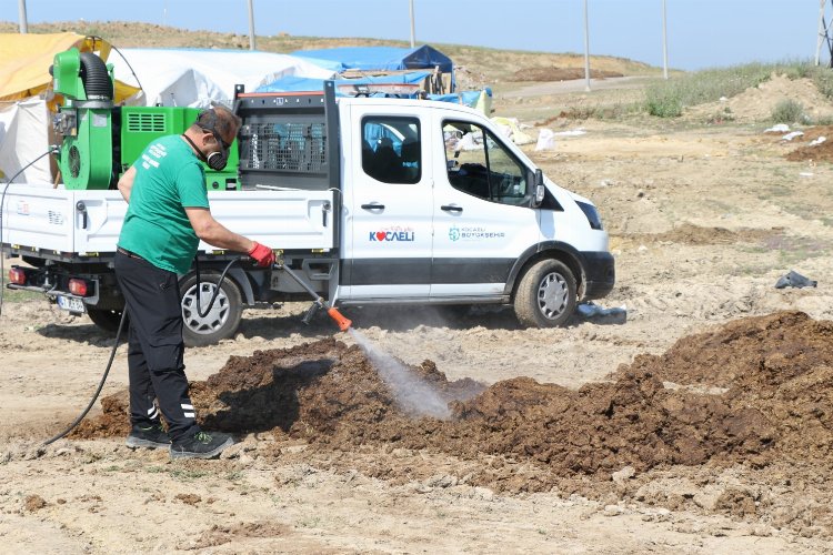 Kocaeli'de kurban pazar yerleri ilaçlanıyor -