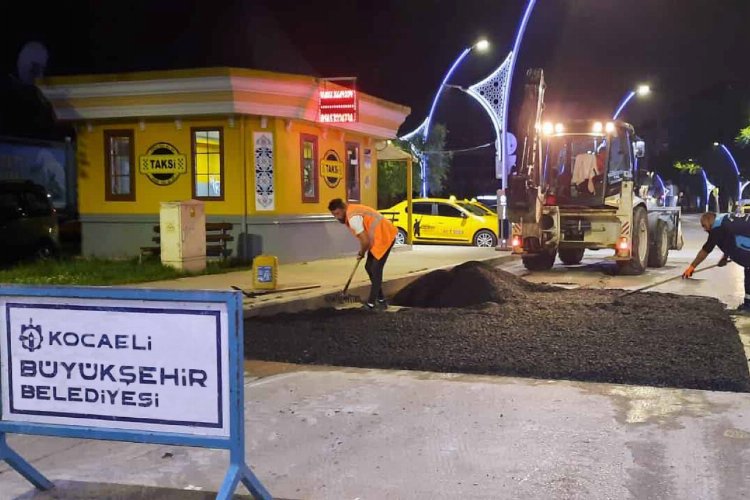 Kocaeli'de Turan Güneş Caddesi'ne gece bakımı -