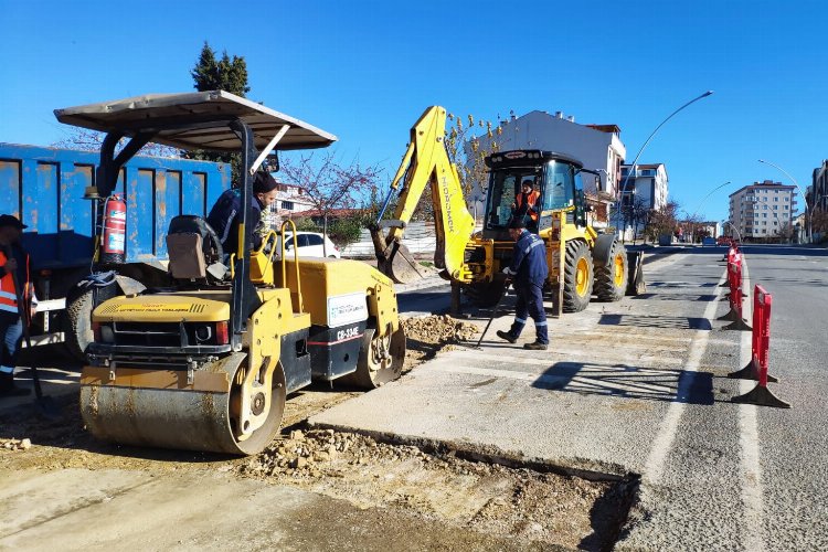 Kocaeli Gebze'de bozulan yollar asfaltlandı 