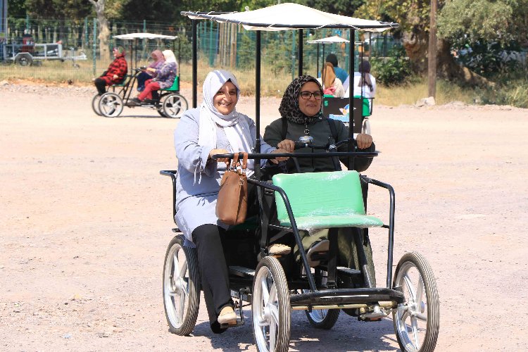 Kocaeli 'Hayatın içindeyim' ile yaşama bağlıyor -