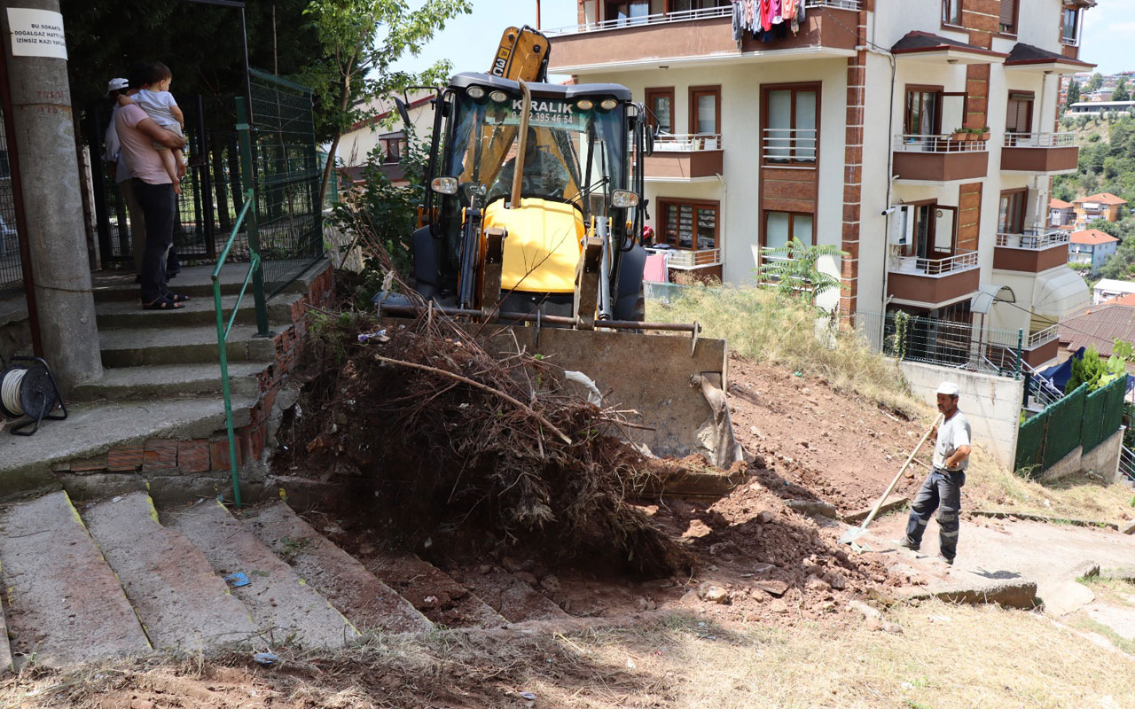 Kocaeli İzmit’te deforme olan merdivenler yenileniyor