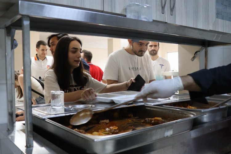 Kocaeli İzmit'te üniversiteliler 'Anne Eli'nden çok memnun -