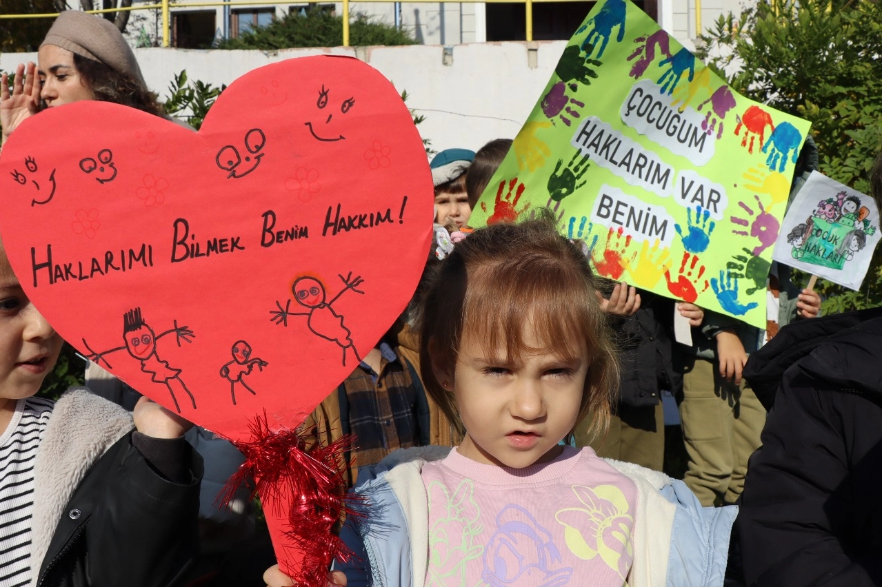 Kocaeli'nde çocuk haklarına dikkat çekildi -