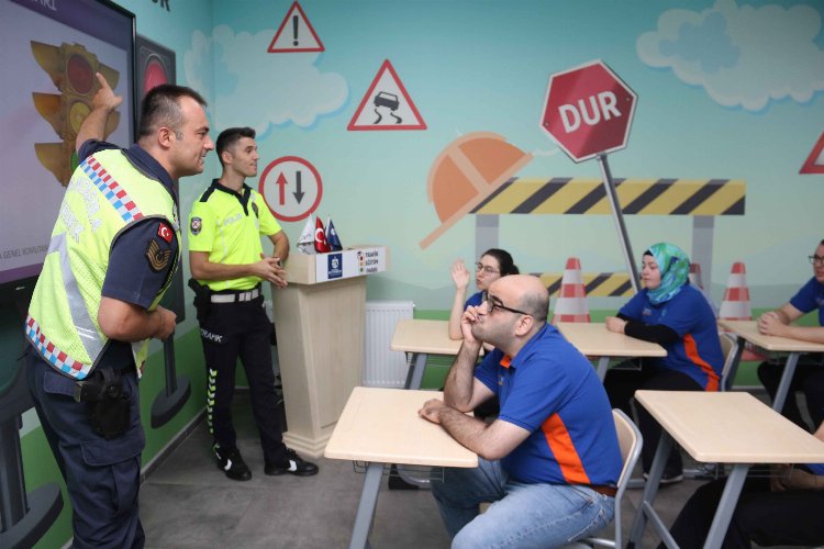 Kocaeli'nde özel öğrenciler Trafik Eğitim Merkezi'nde -