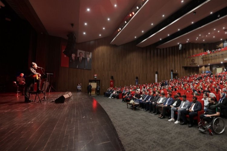 Kocaeli'nde Uğur Işılak'la 19 Mayıs Bayramı coşkusu -