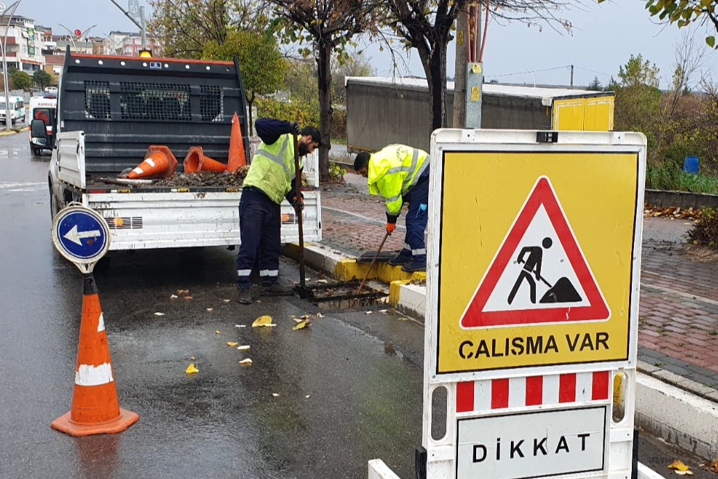 Kocaeli'nden mazgal ve menfez temizliği -