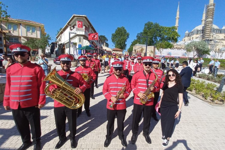 Kocaeli İzmit Belediye Bandosu müzikleriyle Edirne’deki festivalde tam not aldı -