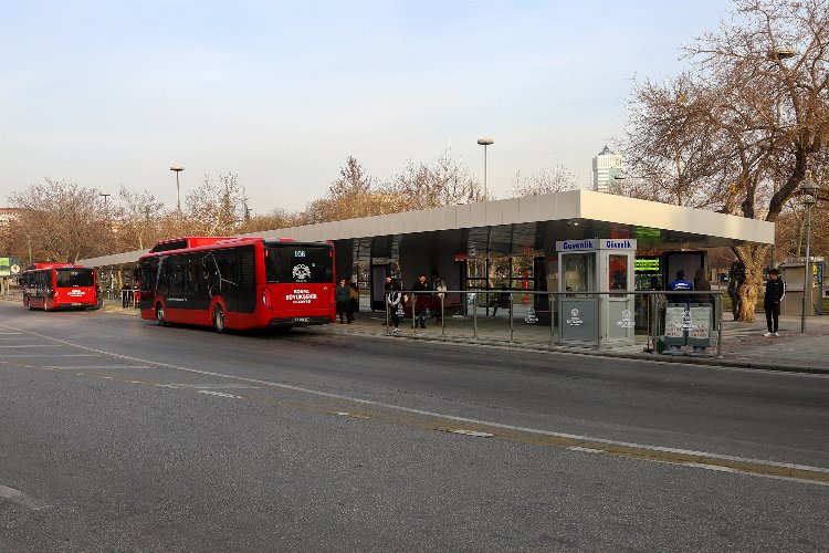 Konya'da otobüs durakları yenileniyor -