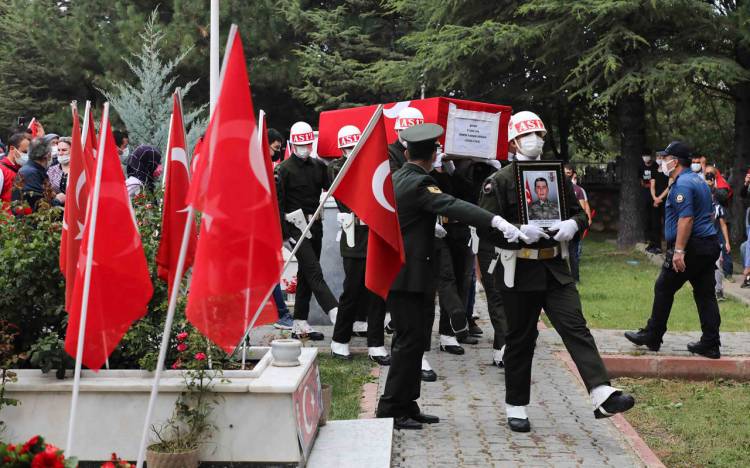 Konya, Pençe-Şimşek şehidini uğurladı