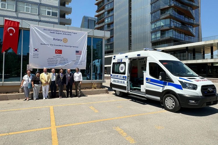 Küresel Barış Projesi'nden Türkiye'ye ambulans -