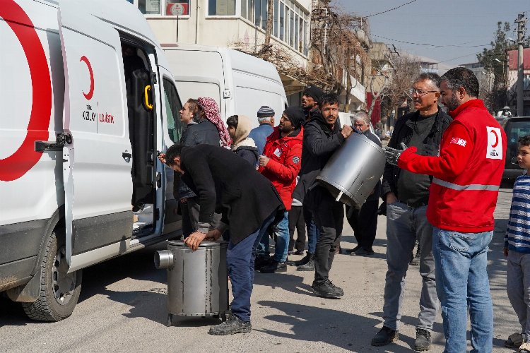 Kızılay afet bölgelerinde çalışmalarını sürdürüyor -