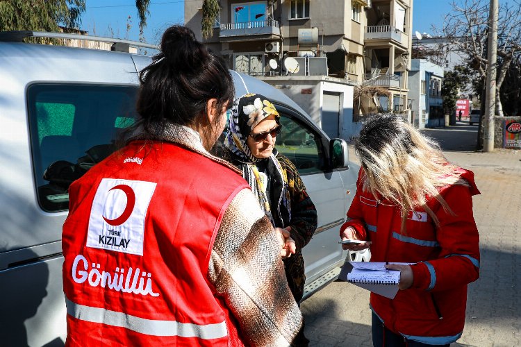 Kızılaycılığı kadınların gücü yükseltiyor -