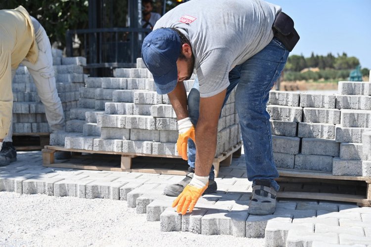 Mahalle sakinleri istedi, Başkan Zeyrek yaptı -