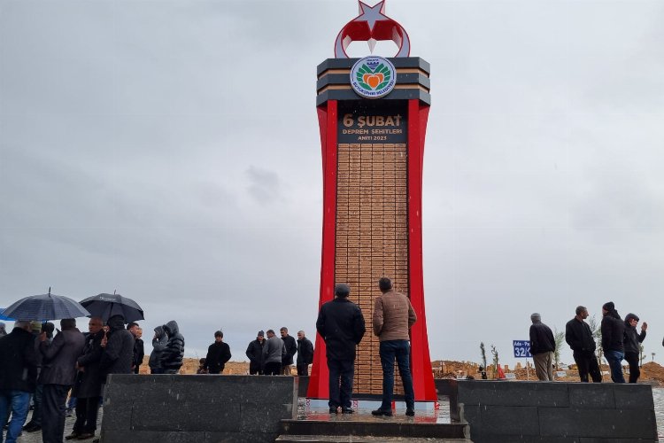 Malatya'da deprem şehitlerinin ismi bu anıtta yaşatılacak -