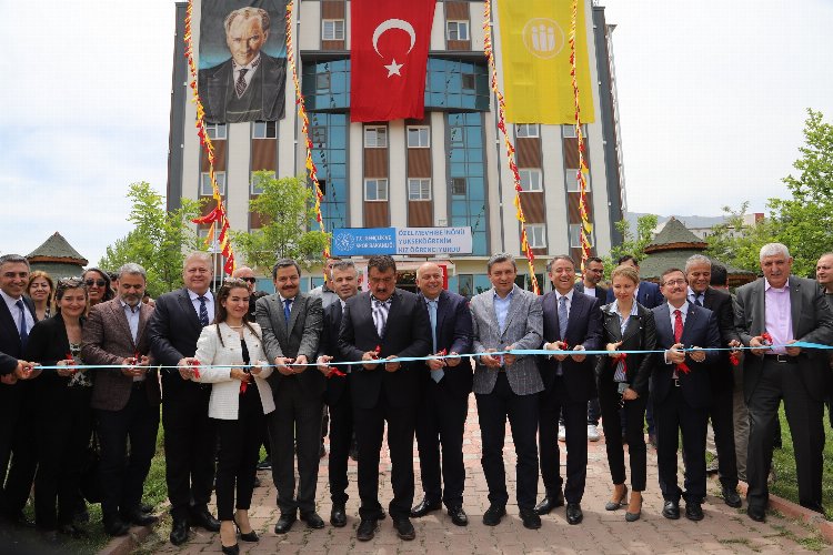 Malatya'da sağlık çalışanlarına 'yurt' bağışı -