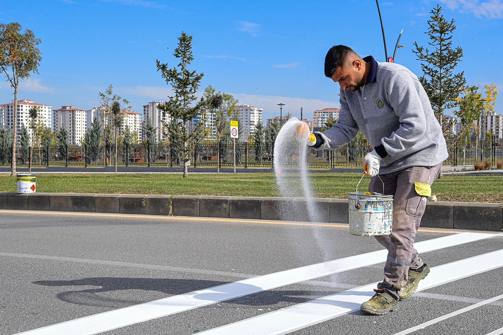 Malatya'da trafik güvenliği için yol çizgi çalışması yapıldı -