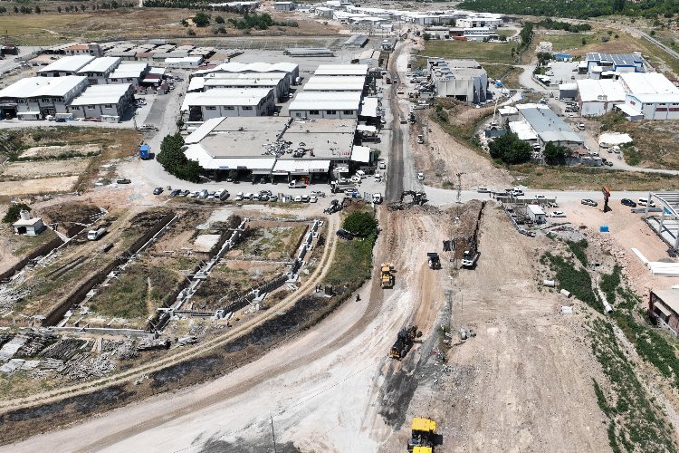 Malatya'da yol çalışmaları sürüyor -