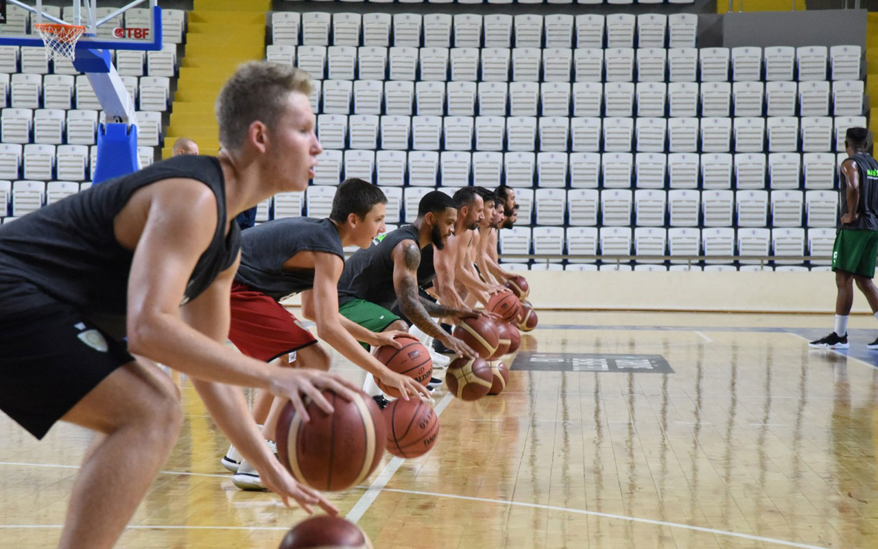 Manisa Büyükşehir’den basketbol antrenmanına ziyaret