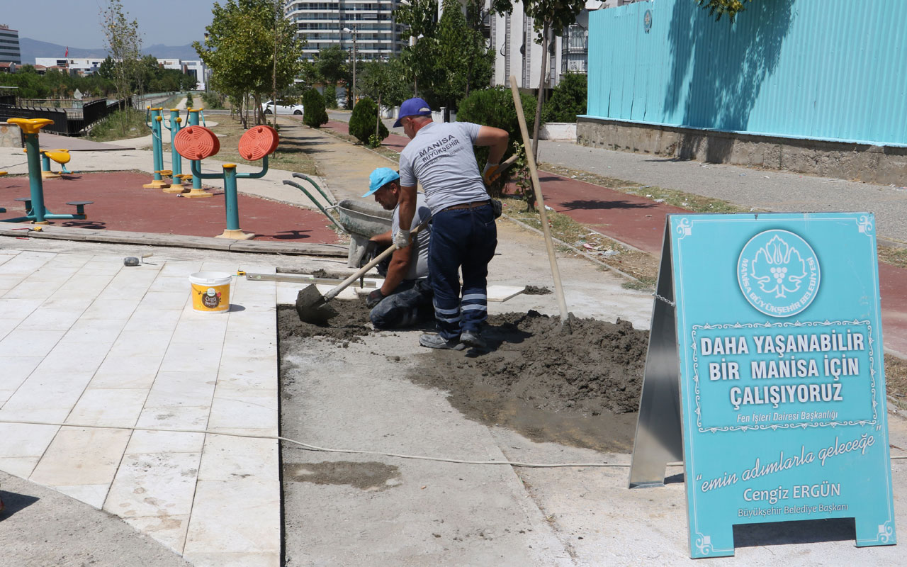 Manisa Cumhuriyet Mahallesi’ndeki park yenileme