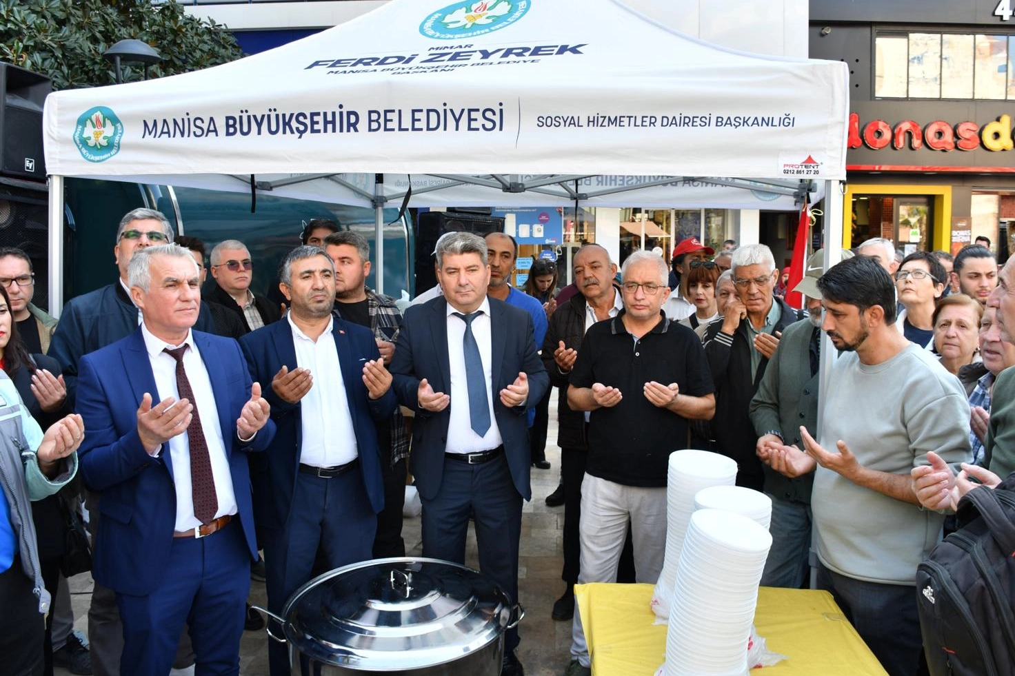 Manisa'da 3 bin kişilik keşkek hayrı -