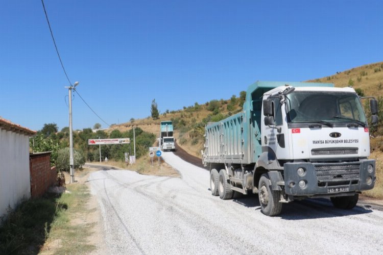 Manisa'da 500 kilometrelik yol ağı asfaltlandı -