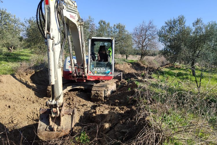 Manisa'da dere temizlikleri devam ediyor -