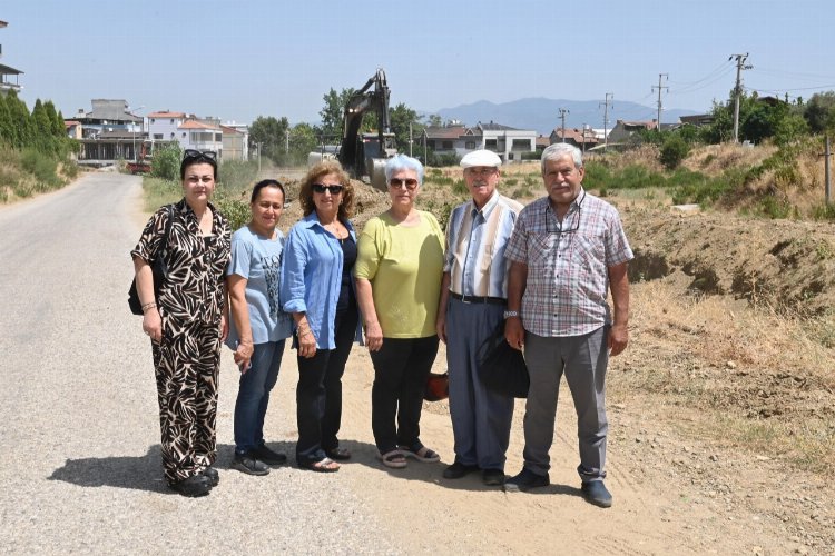 Manisa'da dere yatakları temizleniyor -