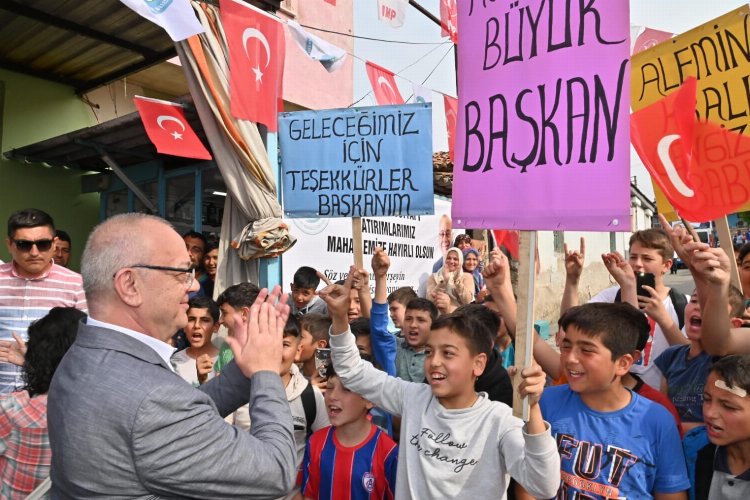 Manisa'da miting havasında karşılama -