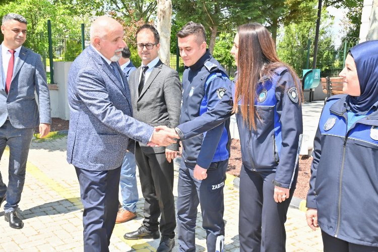 Manisa'da nöbetçi birimlere bayram ziyareti -