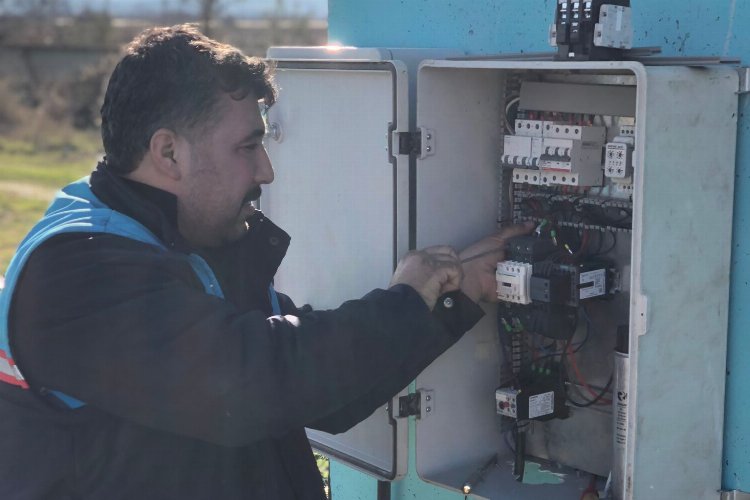 Manisa'da sondaj kuyularının elektrik panoları yenileniyor -