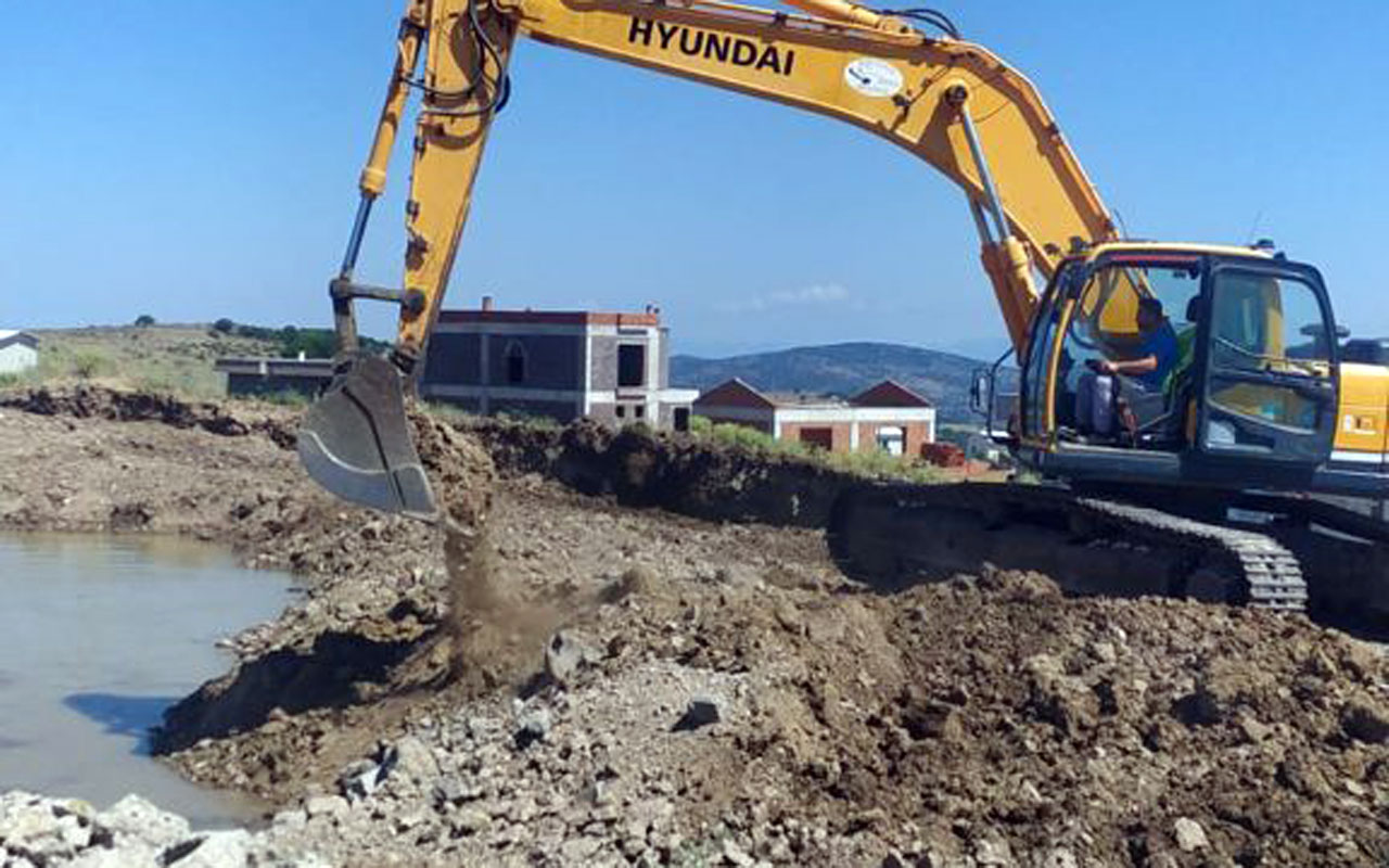 Manisa Dazyurt’ta tehlikeli gölet kapatıldı