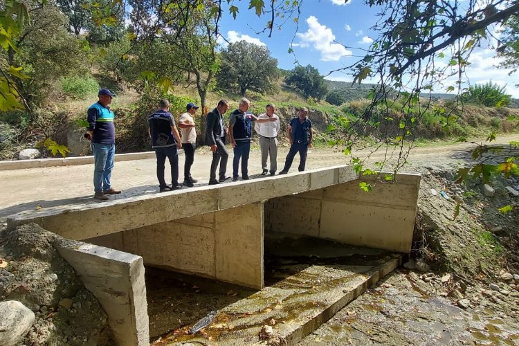 Manisa Gördes'te dere yataklarına menfez montajı -