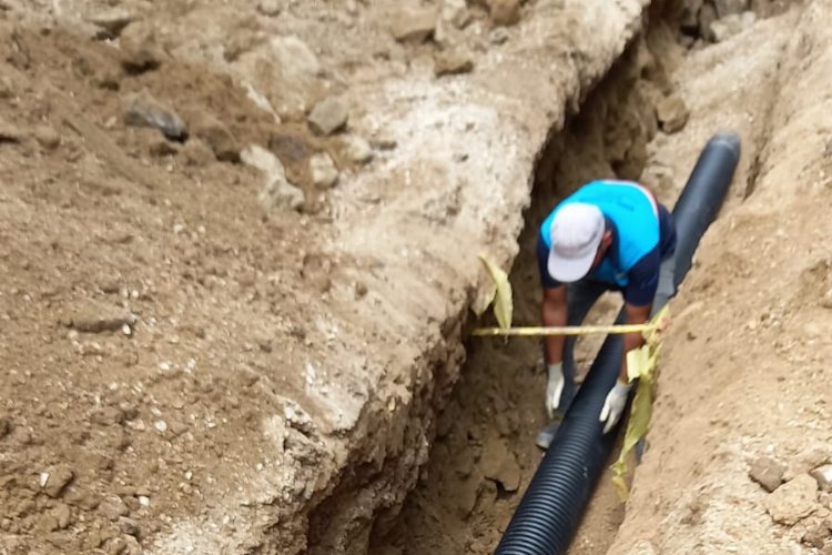 Manisa Kula'da yağmur suyu hattı çalışması -