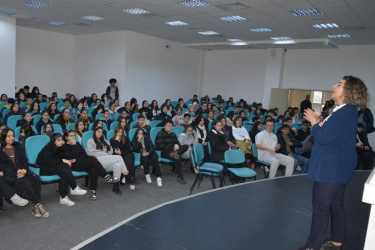 Manisa Turgutlu'da 'sınava hazırlık' semineri -