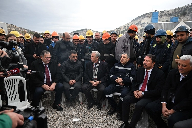 Mansur Yavaş'tan grevdeki işçilere ziyaret -