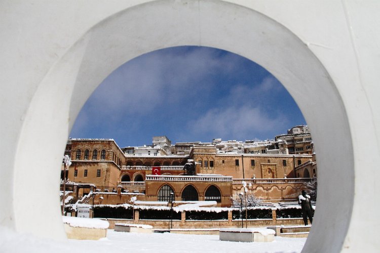 Mardin’de kartpostallık kar manzaraları -