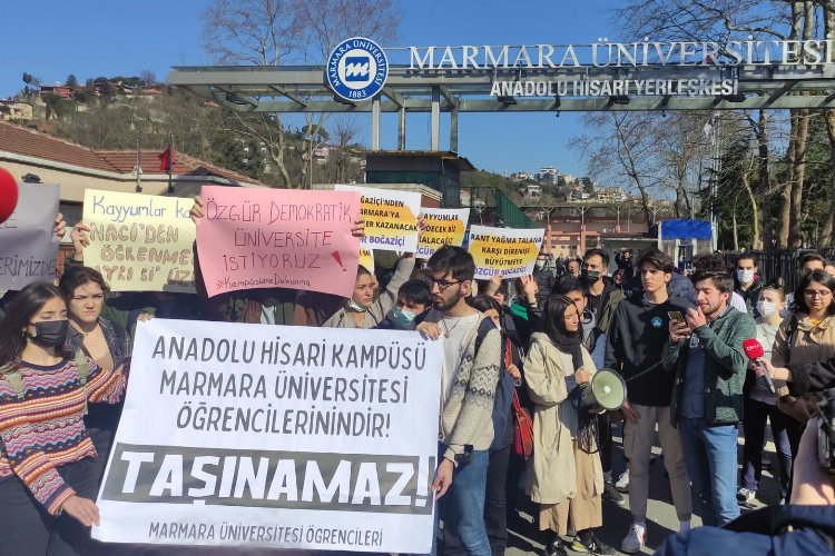 Marmaralı öğrenciler Anadolu Hisarı'nın Boğaziçi Kampüsü'ne devrini protesto etti -