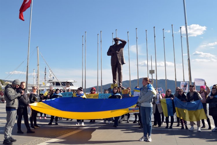 Marmaris'taki Ukraynalılardan barış çağrısı -