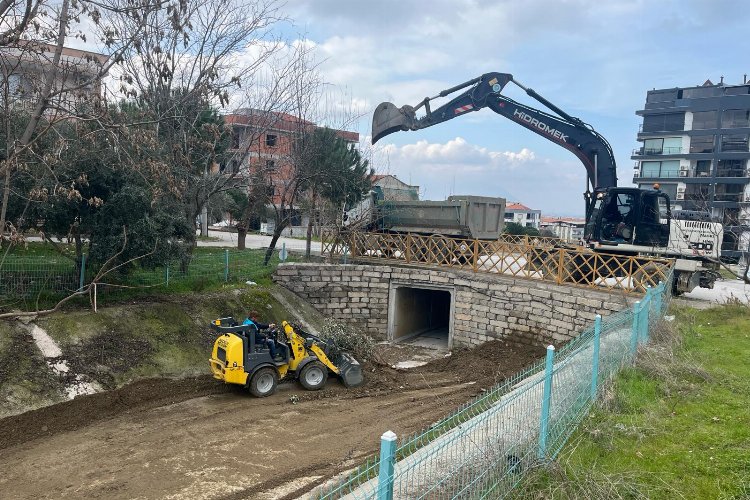 MASKİ’den Ergenekon Mahallesinde dere ve menfez temizliği -