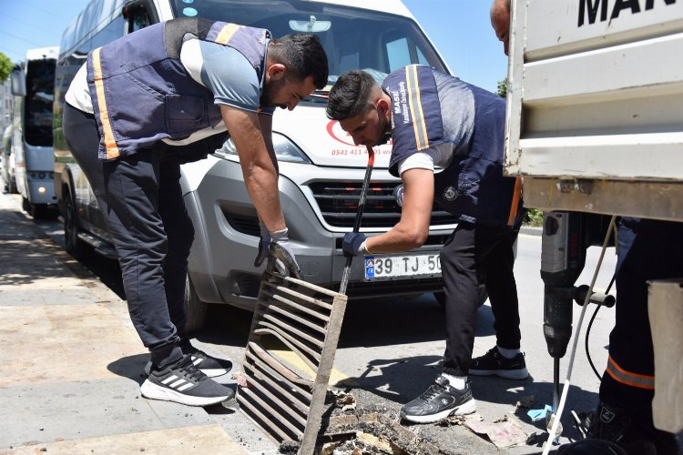 MASKİ’den yağmur suyu ızgaralarında yoğun mesai -