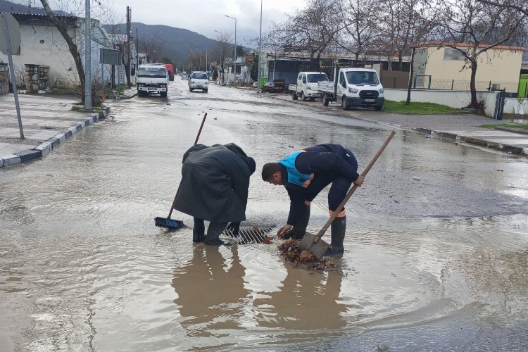 MASKİ’nin yağış müdahalesi sürüyor -