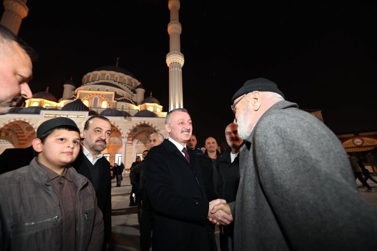 Mehmet Ali Paşa Merkez Caminde ilk teravih -