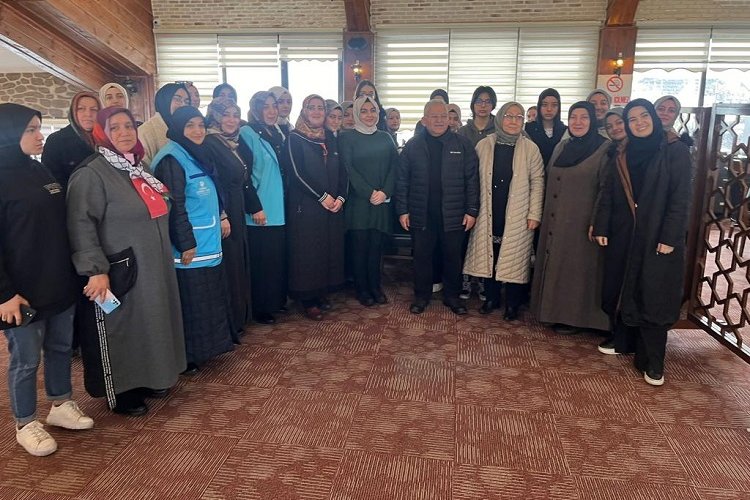 Memduh Büyükkılıç Erciyes'te kayak severlerle buluştu -