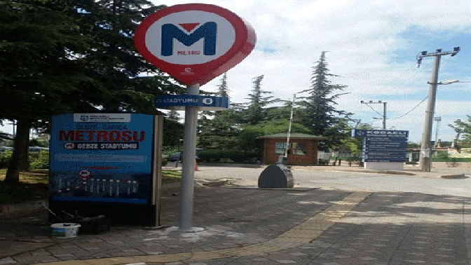 METRO TABELASI YENİDEN DİKİLDİ