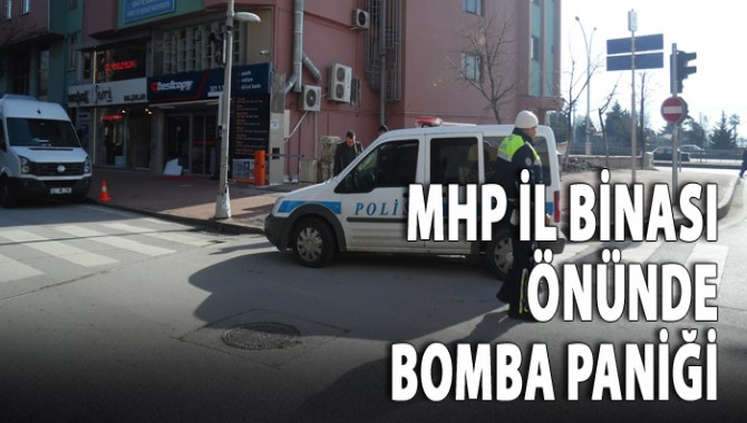 MHP İl binası önünde bomba paniği